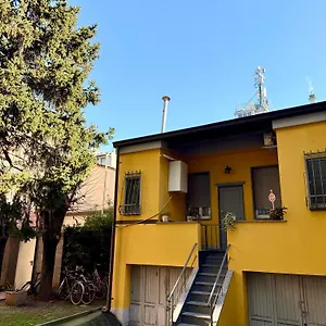 Gionas - Casa Indipendente In Zona Strategica , Milan Italy