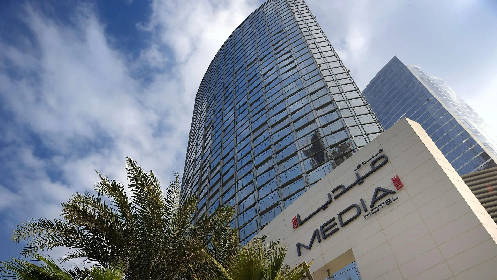 Media One Hotel Dubai 4*,